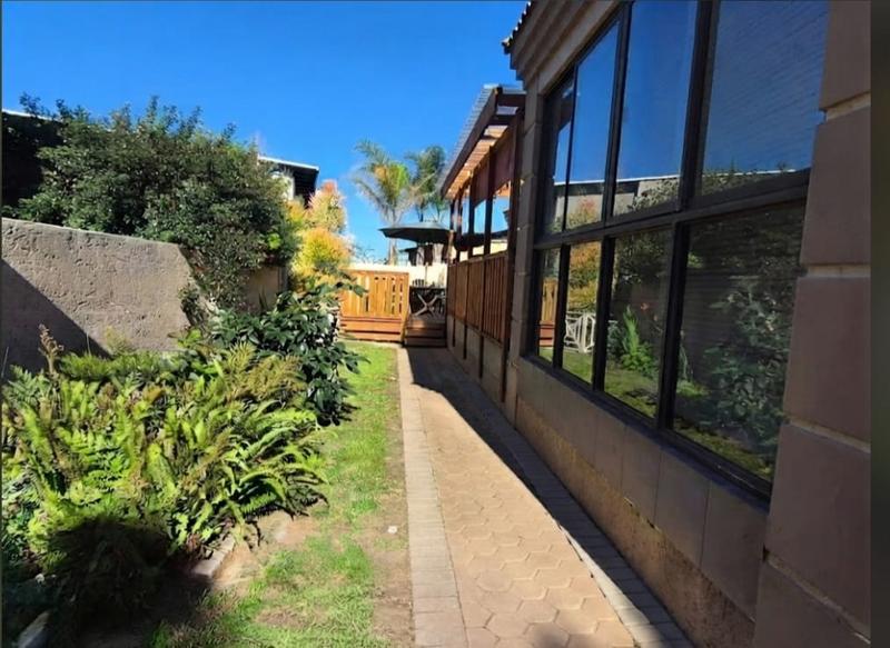4 Bedroom Property for Sale in Hartenbos Heuwels Western Cape